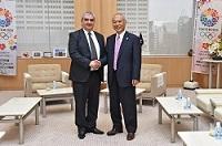 シド・アリ・ケトランジ 駐日アルジェリア民主人民共和国大使が、表敬のため都庁を訪問されました。