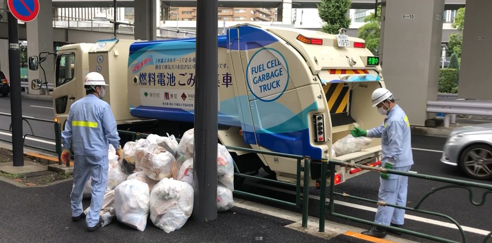 画像：港区の公道における実運用試験の様子