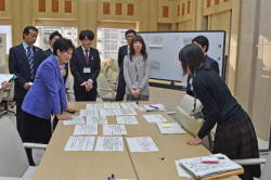 画像：若手職員による東京の未来を考えるワークショップの様子２